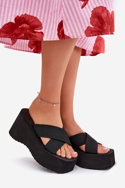 Dámské Pantofle Na Klínovém Podpatku A Platformě Černé Sevolee