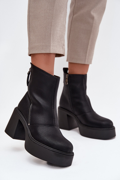 Kožené zateplené dámské kotníčkové boty na podpatku a platformě Vinceza 66831 Černé