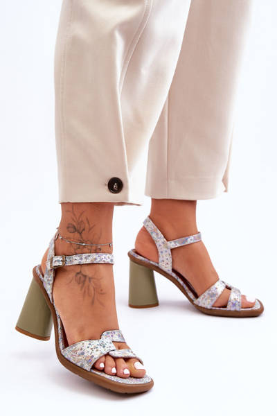 Kožené sandály na podpatku Maciejka 06029-24 bílo-zelené