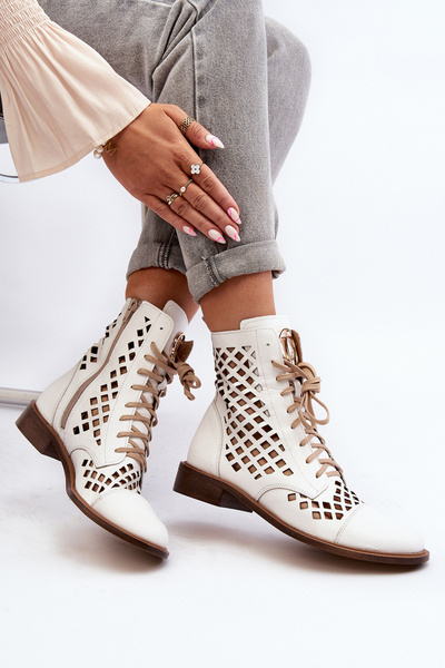 Děrované kožené botky Zazoo 2695 bílé