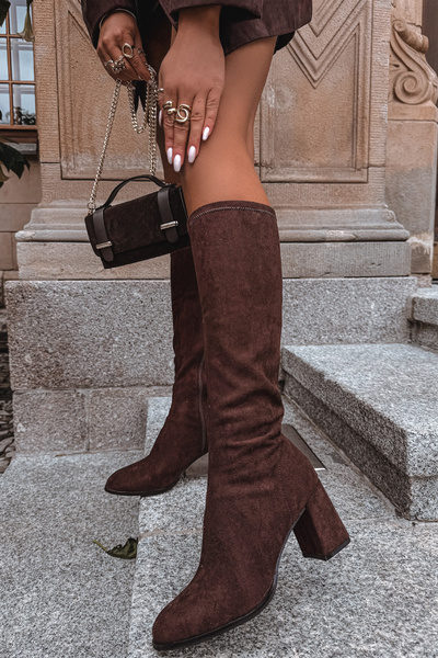 Dámské kozačky na podpatku z eko semiše čokoládové Yelisse