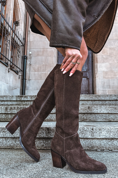 Semišové Kozačky Na Podpatku Zip Čokoládové Lissara