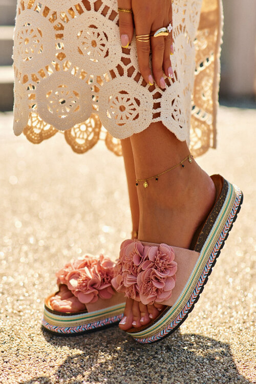 Dámské platformové sandály zdobené květy růžové Nodina