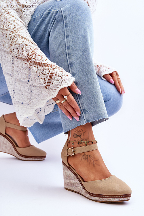 Dámske klasické klinové sandále s klinom