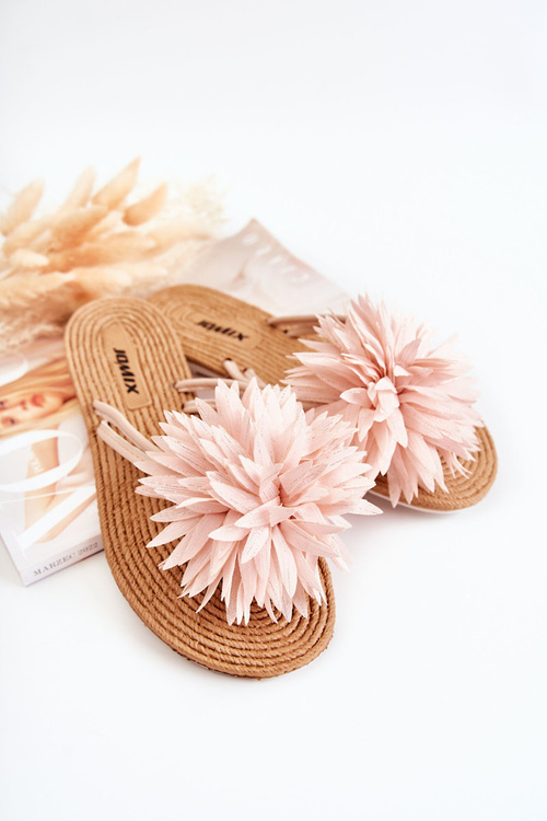 Dámske flip -flops s materiálnou dekoráciou svetloružovej Eviany