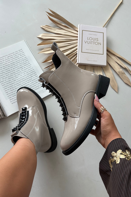 Lakované dámské kotníkové boty z pravé kůže D A MR52 108 béžové