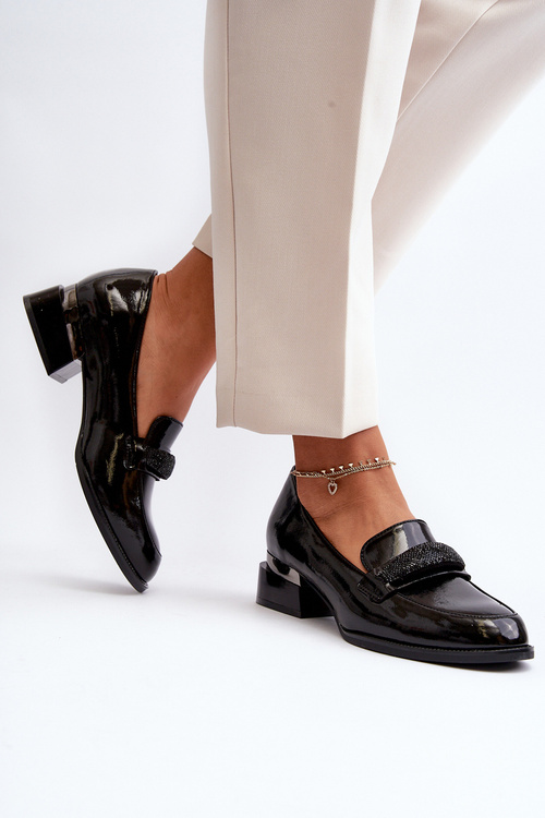 Dámské lakované polobotky na nízkém podpatku béžové Marilni