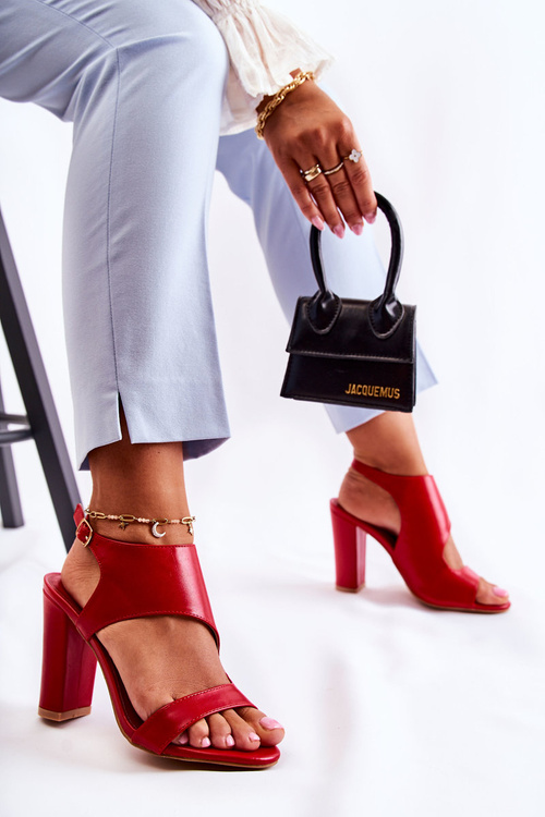 Kožené sandále s strihom -out Red Maronni