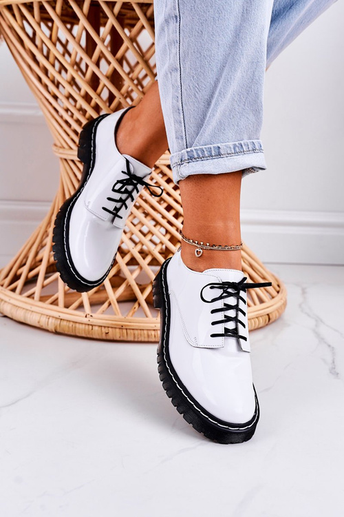 Dámske kožené topánky Oxford Maciejka 04087-11 biele lakované