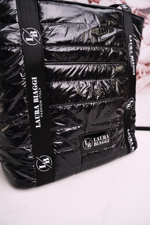 Veľký nakupujúci Laura Biaggi späť