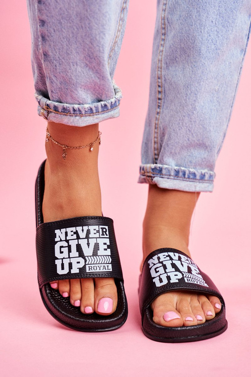 Dámska sa nikdy nevzdáva čiernobiele