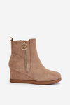 Zateplené boty na klínu s ozdobným zipem eko semišové tmavě béžové Leretha