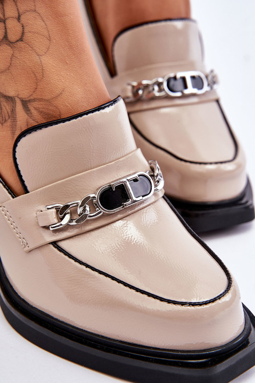 Pohodlné čerpadlá na masívnom béžovom päte Julien