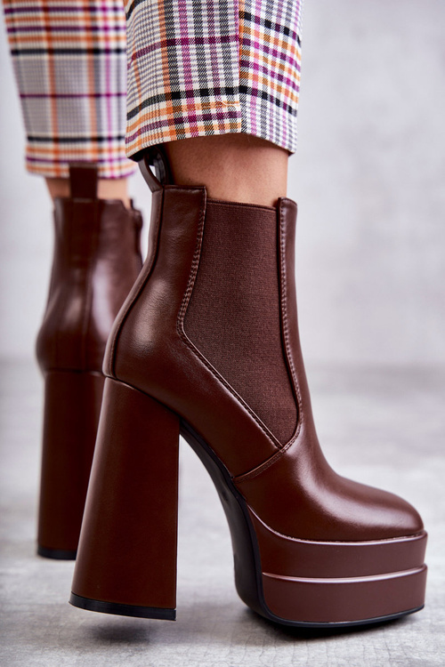 Dámske kožené topánky na masívnom hnedom päte Jones