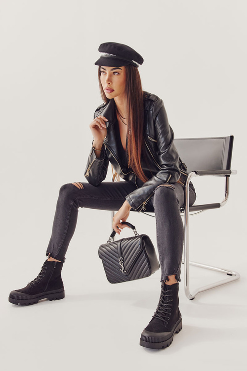 Semišové topánky na čiernej