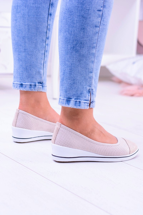 Béžové materiály baleríny na Ellen klin