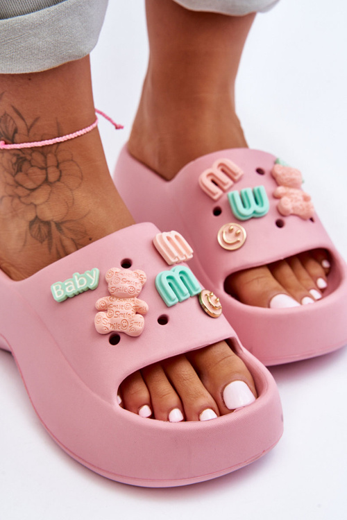 Mäkké dámske penové papuče s dekoráciami ružová loria