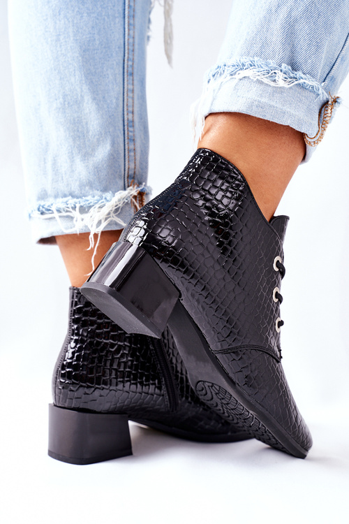 Čierne, aj keď vysoké podpätky