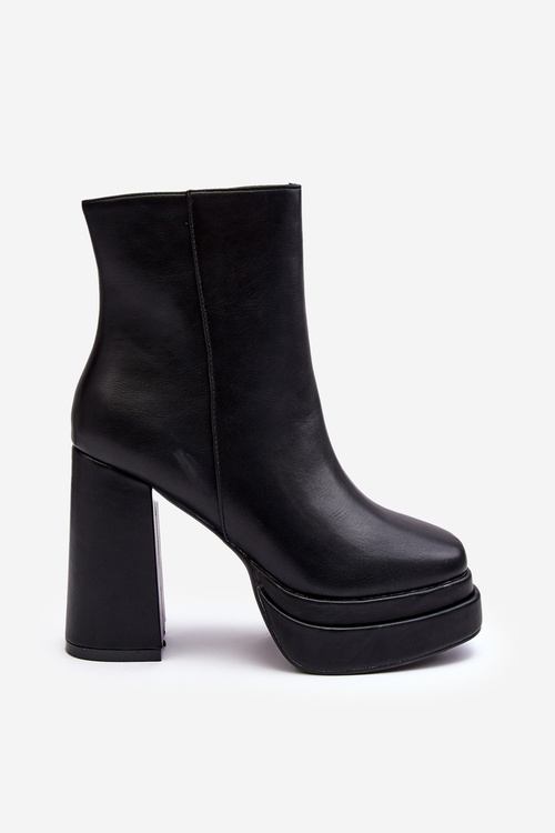 Dámske topánky na vysokom stĺpe a čiernej platforme Sandstra