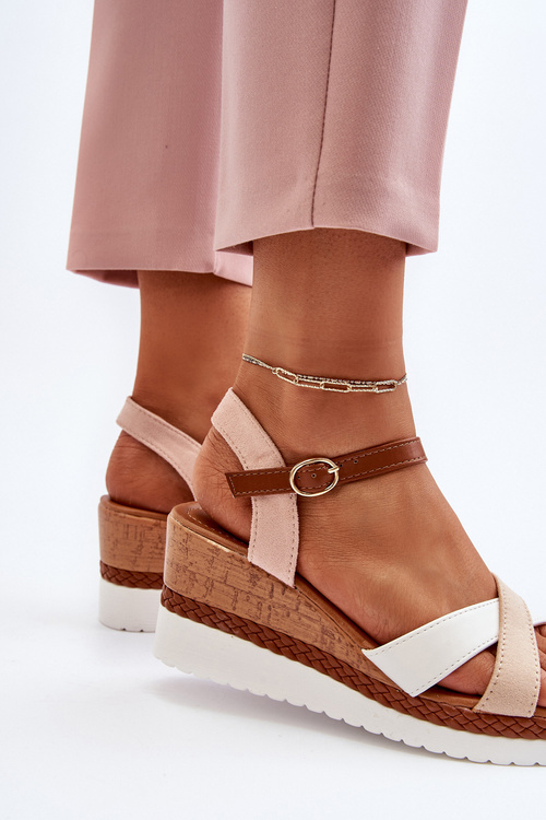 Bežové Sandále Na Klinu S Pásmi Kioda