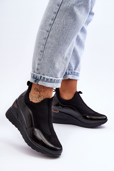 Dámske posuvné športové topánky na klinách čierna Farro