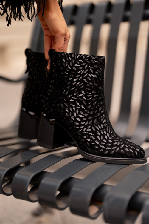 Dámské Boty Zateplené Na Podpatku Černé D&A MR880-085