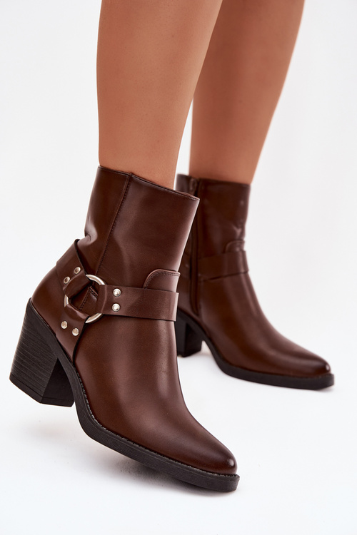 Zateplené dámske čižmy na podpätku s dekoratívnym prvkom hnedé Jurelle