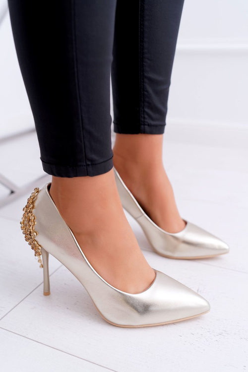 Dámské lodičky na jehlovém podpatku zlate s dekorací Larento