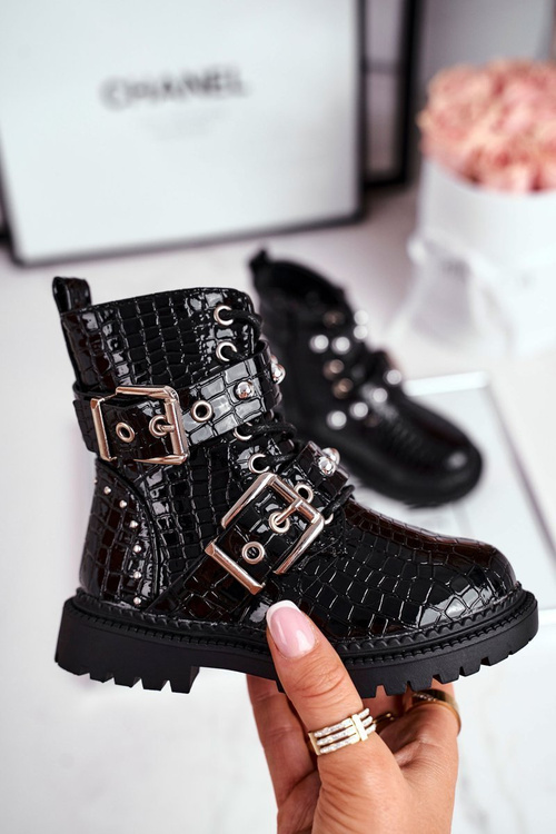 Detské topánky izolované kožušinou lakovanou čiernou Máriou