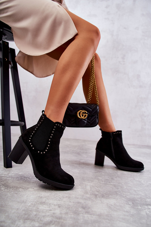 Semišové topánky s cvočkami na post Čiernej Kambii