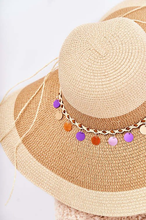 Straw klobúk s dekoratívnou pruhovou béžovou lattou