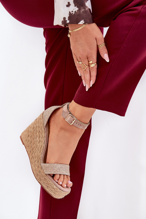 Dámske Sandále Na Klíne S Pletením Khaki Adelio