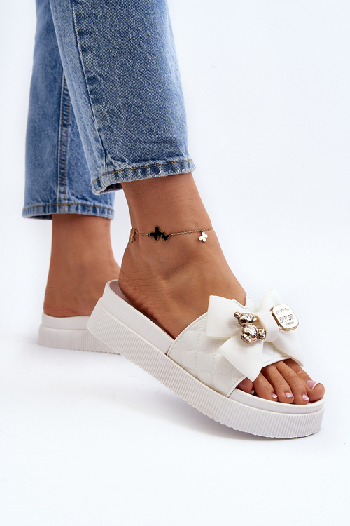 Dámske žabky s mašľou a plyšovým medveďom biele Katterina