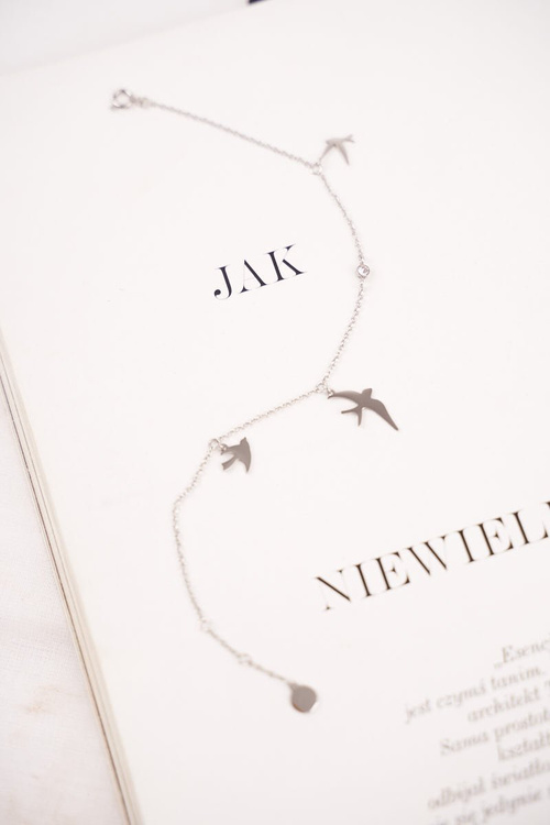 Dámska náramok celebrita strieborná lastovička sa vráti