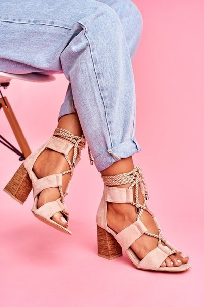 Dámske sandále na stĺpike zviazané semišové béžové amore