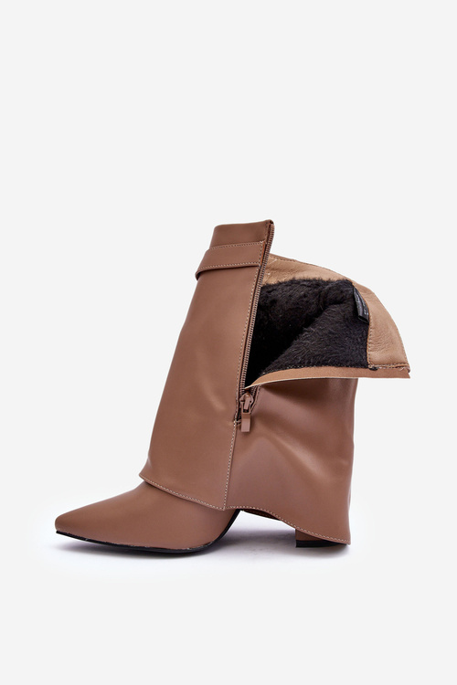 Kožené izolované topánky na tmavom postupe Chevie