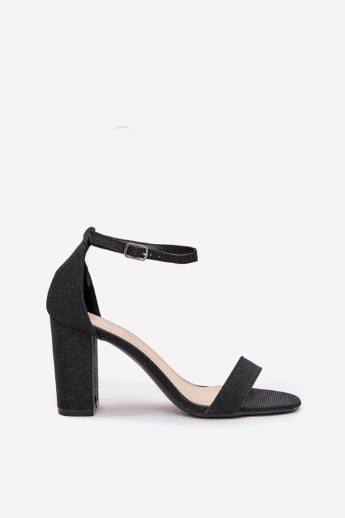 Lesklé dámske sandále na podpätku čierne Kavina