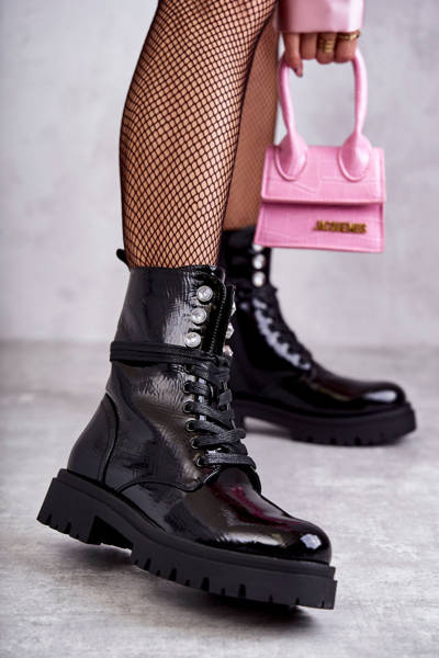 Dámske lakované topánky Pracovníci s čiernymi dekoráciami Gesine