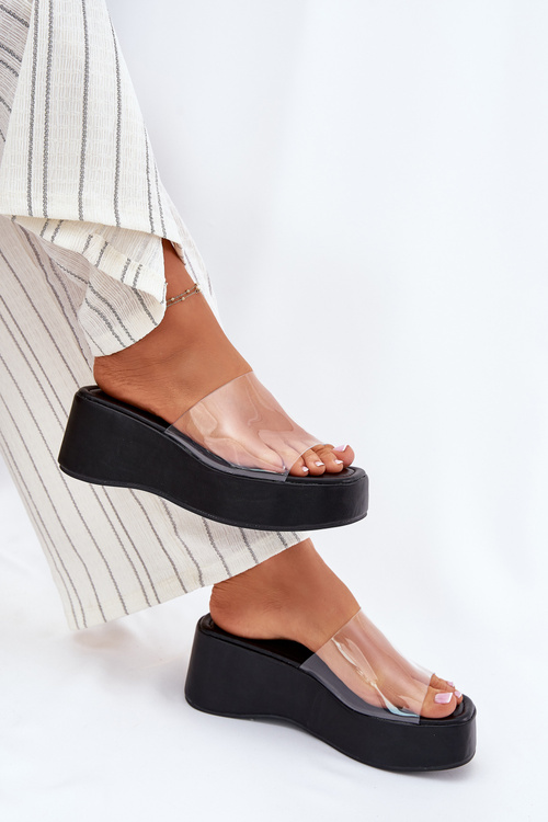 Dámske sandále s priehľadným pásikom na klinovom podpätku čierne Meltiana