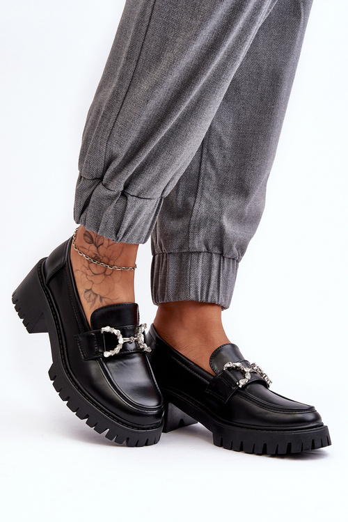 Dámska kožená topánky na masívnom päte čiernej Lemmitty