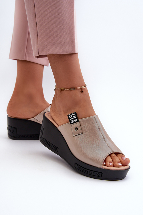 Dámske sandále na platforme Zlaté Vleni