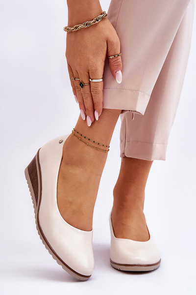 Klasické lodičky na klínku béžové Graysen