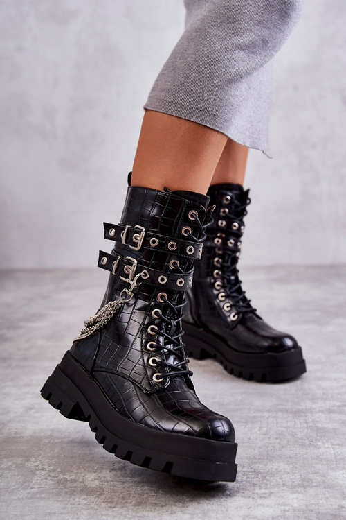 Topánky s vysokými pracovníkmi s čiernym hadom reťazcom Montero