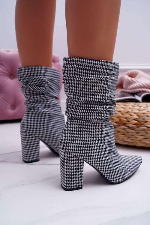 Dámske topánky na čiernej atmosfére Piepitka Piepitka