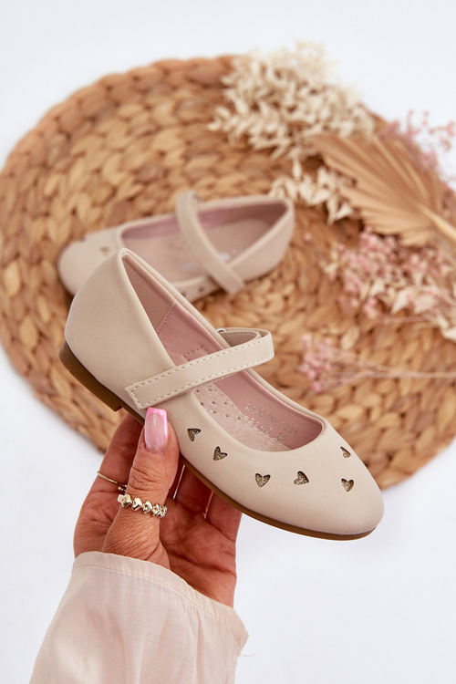 Detské baletky so srdiečkami na suchý zips béžové Danaella