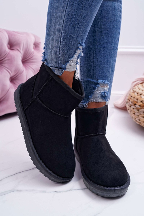 Dámske snehové topánky izolované čierne nafúknuté