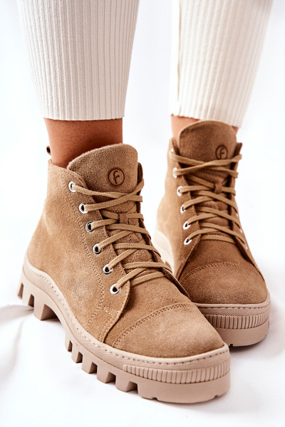 Izolované semišové topánky ťavy Madisson