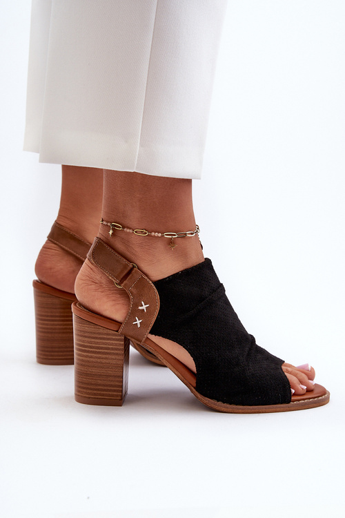 Dámske čierne sandále na opätku s ozdobnými výrezmi Rosca