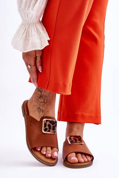 Dámske papuče s dekoratívnym prvkom Camel Leonia