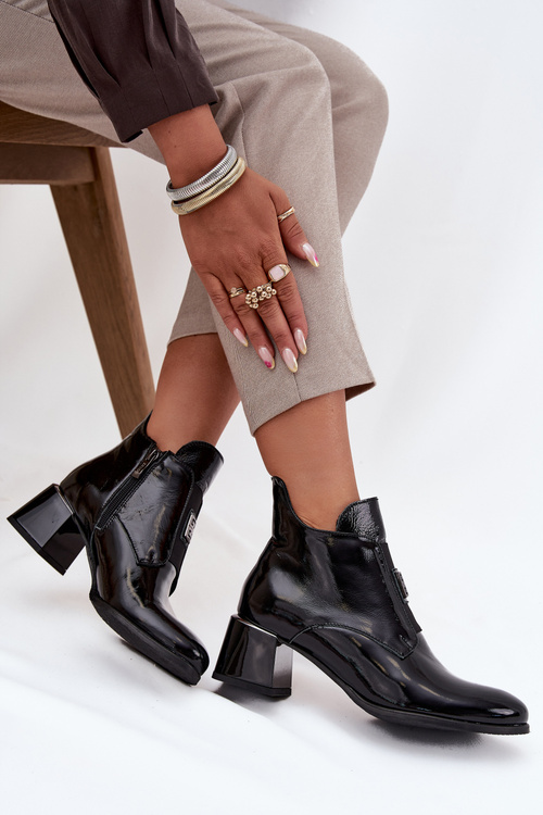 Kožené lakované kotníkové boty na klocku s ozdobným detailem zateplené Zazoo 60560 Černé